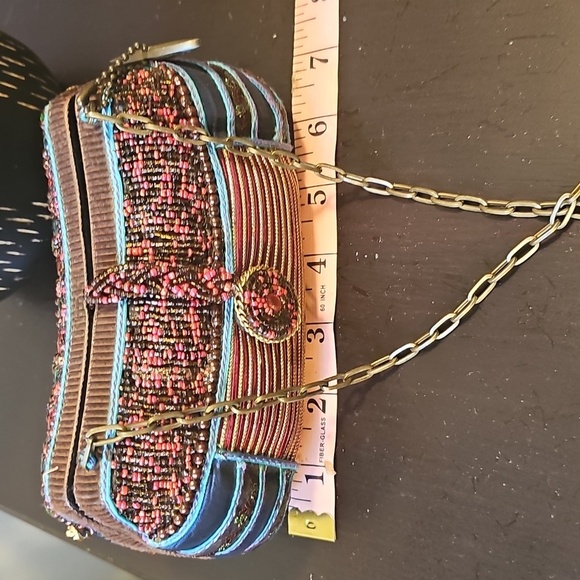 A Classic Mary Frances Mini Beaded Hard Shell Multi-Colored Clutch. - Picture 8 of 14